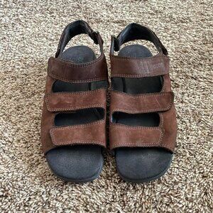 Ecco Leather Leather Sandals Women’s 11 Adjustable Straps Outdoors Comfort